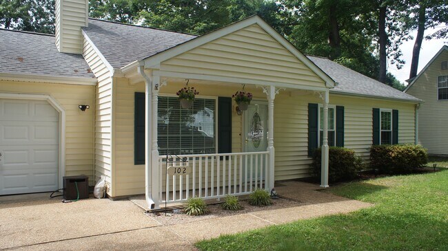 Photo - 102 Trivalon Ct