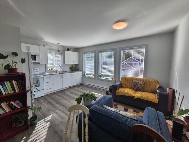 Building Photo - 2513 W Trail Ct