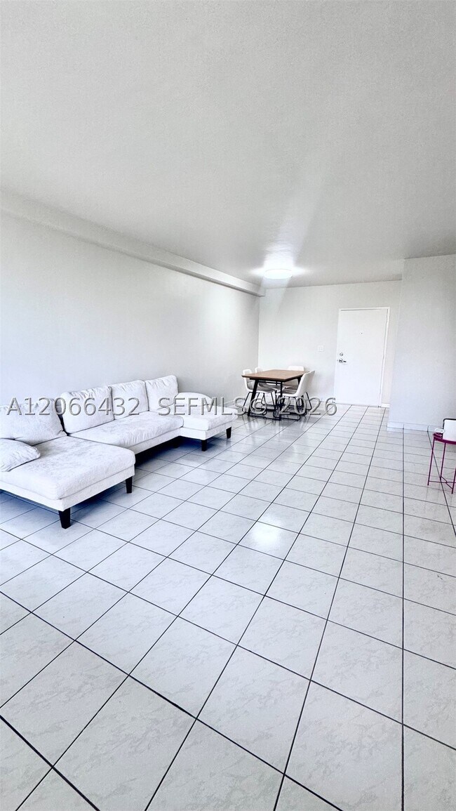 7441 Wayne Ave Unit 1C
