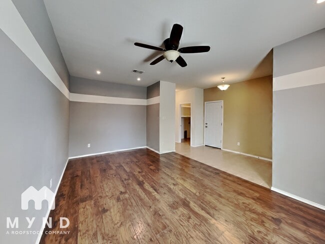 Photo - 300 Golden Butterfly Dr