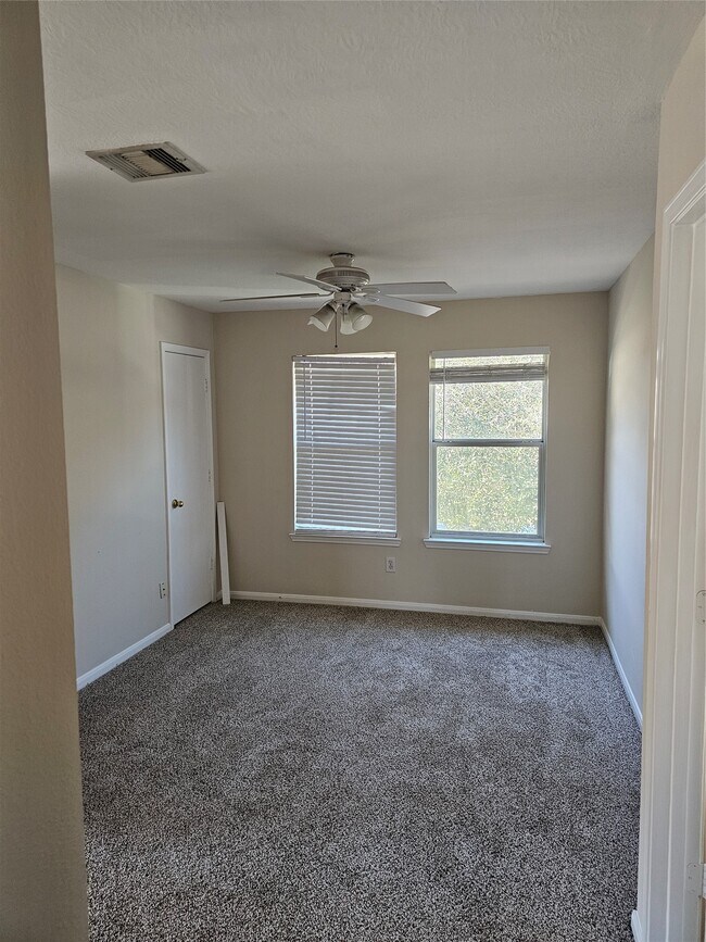 Photo - 4839 Montclair Hill Ln