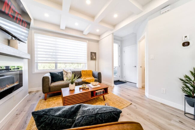 Photo - 15809-15897 97 Ave NW Unité SI ID1308601P
