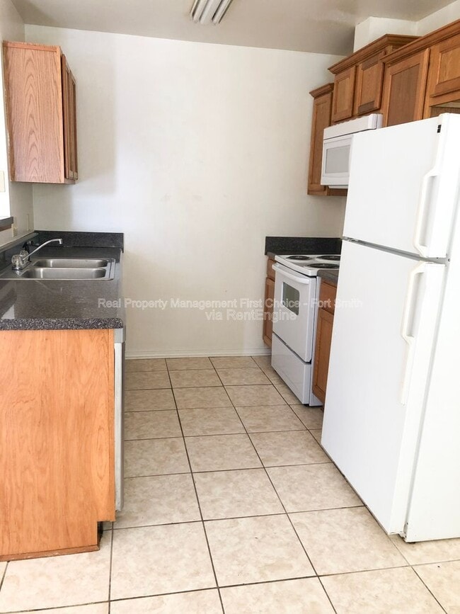 Photo - 1447 Brazil Ave