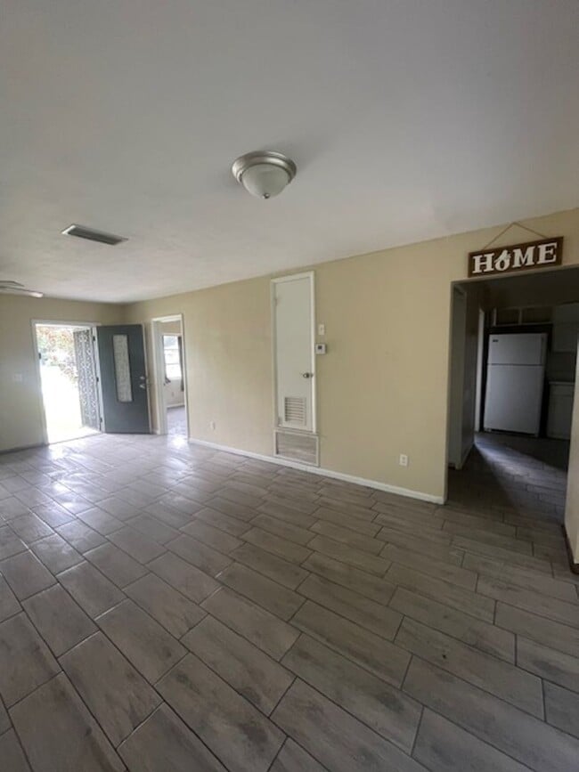 Photo - 1583 N Page Dr