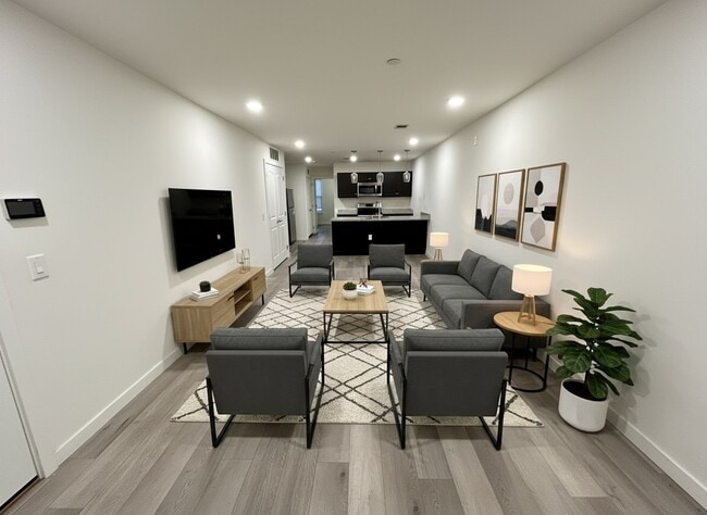 Building Photo - 3104 N Broad St Unit 3