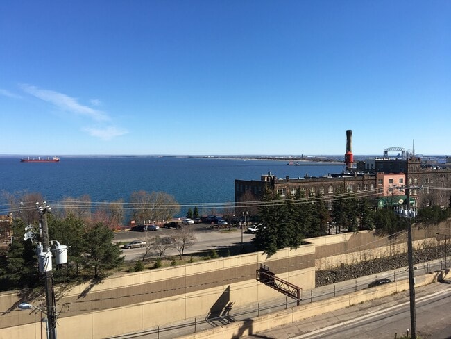 Photo - 624 E 1st St Unidad Apt # 301