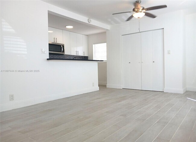 Photo - 4109 N Ocean Dr Unit 7