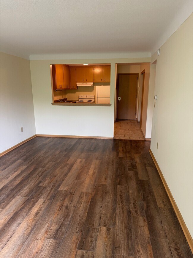 Photo - 1161 St Clair Ave Unit 21
