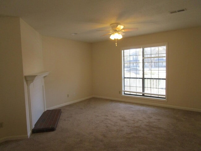 Photo - 605 Archdale Dr