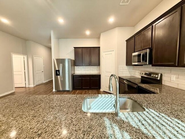 Photo - 4/3 house in Midway ISD.