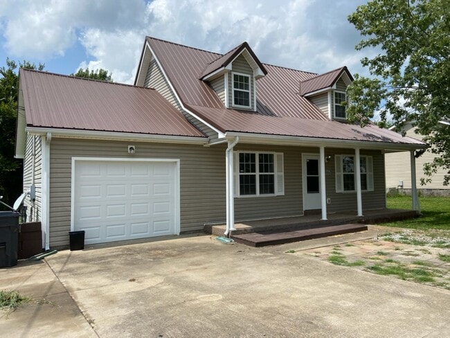 Building Photo - 685 Artic Ave Rental
