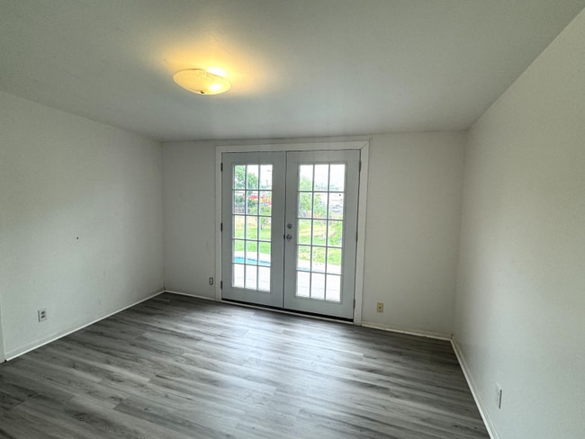 Photo - 218 Halbart Dr