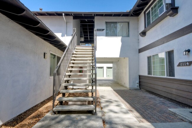 Building Photo - VIA247 Unit 2116 Rental