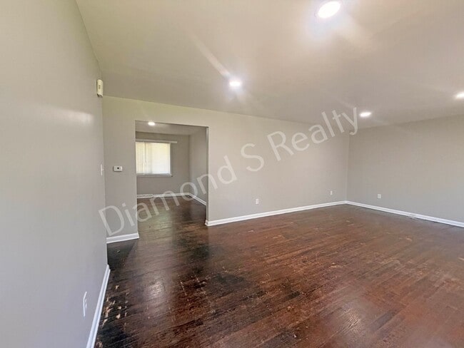 3209 E Gasconade St