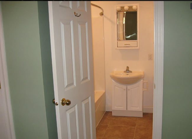 Photo - 606 N McArthur St