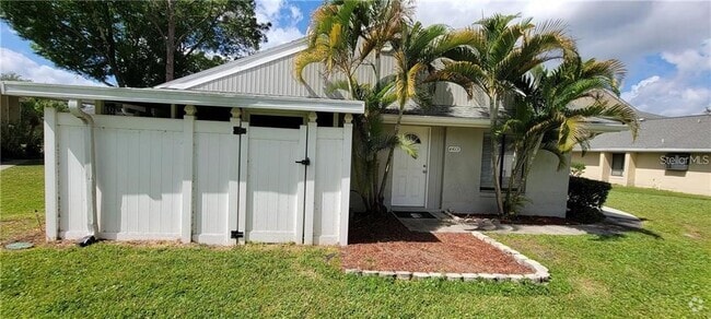 Building Photo - 4415 Pinebark Ave Unit 4 Rental