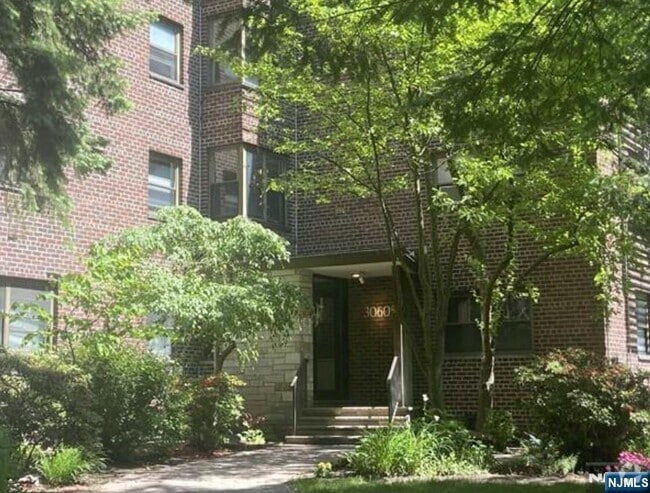 Building Photo - 3060 Edwin Ave Unit 1A Rental