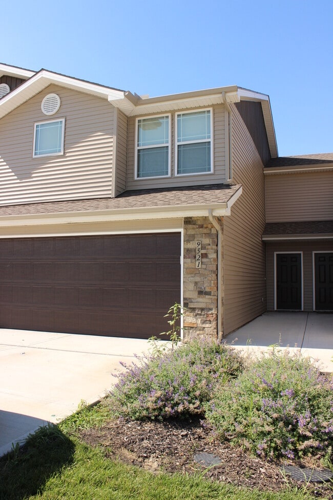 Beautiful Town Home! - Beautiful Town Home!
