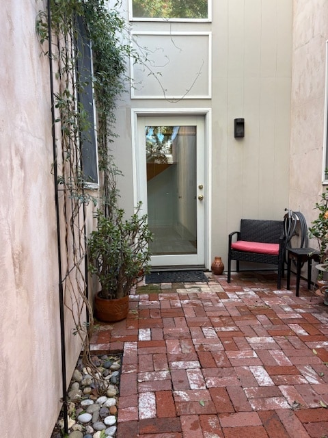 Front Patio - 1948 S Holt Ave