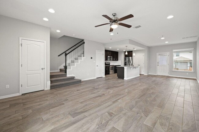 Photo - 718 Tinton Falls Ln