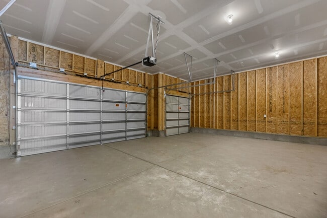 Photo - 726 ELMWOOD St