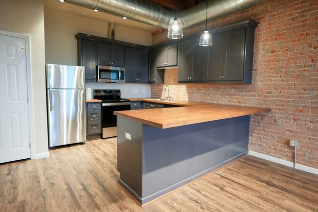 Photo - 210 E Washington Ave Unit B