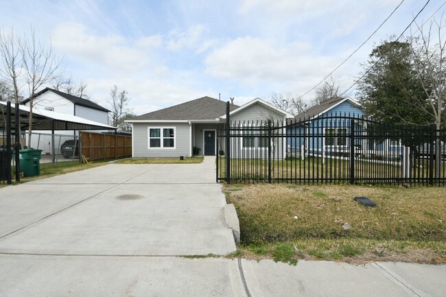 Building Photo - 5817 Gaston