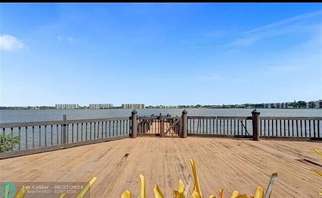 Photo - 113 Lake Emerald Dr Unit 105