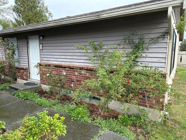 Photo - 319 S 20th St Apartment Unit 4