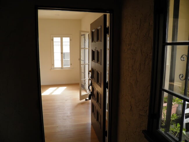 Photo - 336 N Ogden Dr Unit 336 Lower  Right
