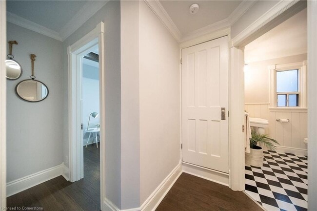 Photo - 398 MacNab St N