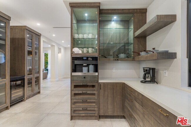 Photo - 846 N Orange Grove Ave