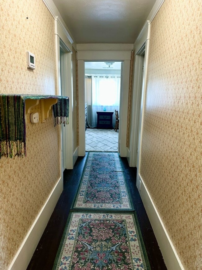 Photo - Furnished 2 bedroom Craftsman Apartment