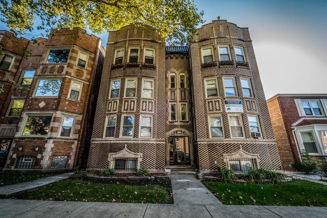 Building Photo - 8141 S Kingston Ave