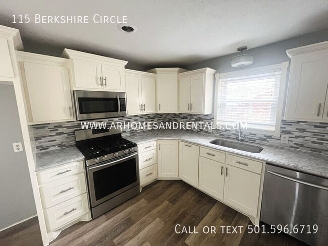 Photo - 115 Berkshire Cir
