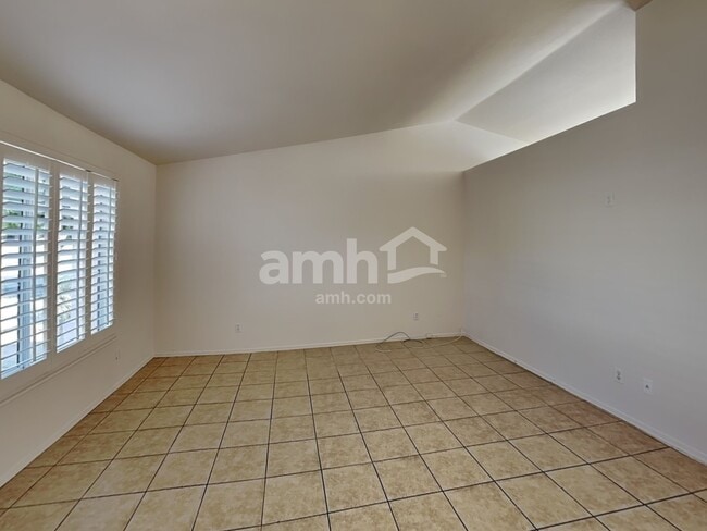 Photo - 2727 N 87th Ave
