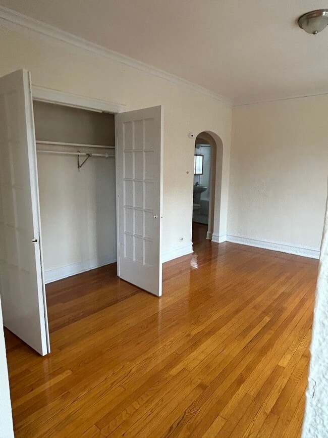 Photo - 4957 N Whipple St Unit 2W