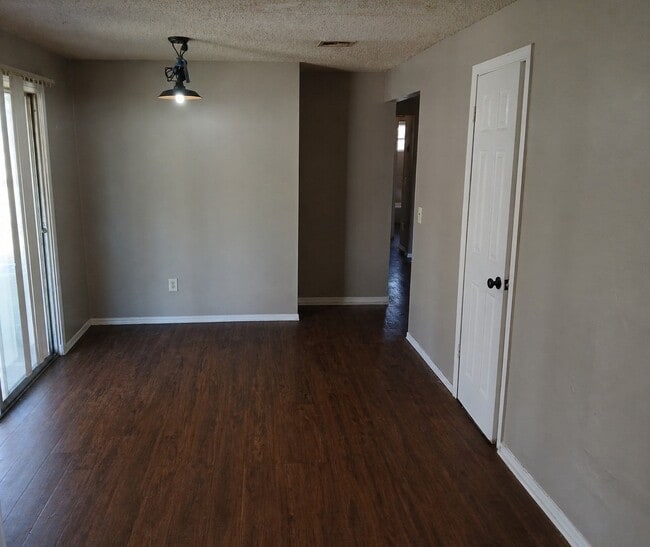 Photo - 5024 Brookdale Dr