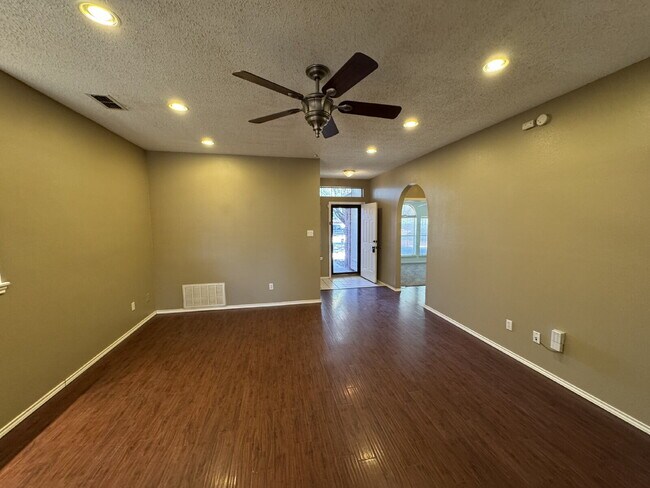 Photo - House Located On Cul-De-Sac & One Block Fr...