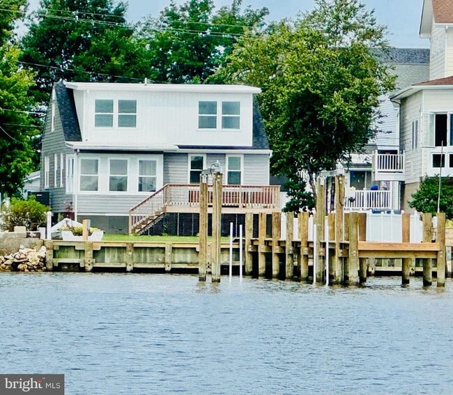 9135 Cuckold Point Rd