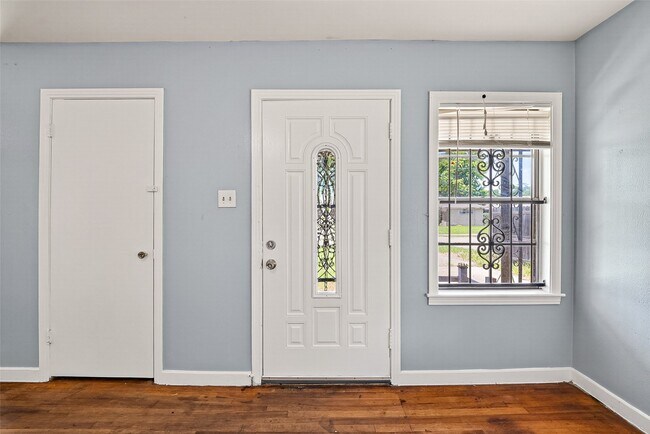 Photo - 5934 Belmark St