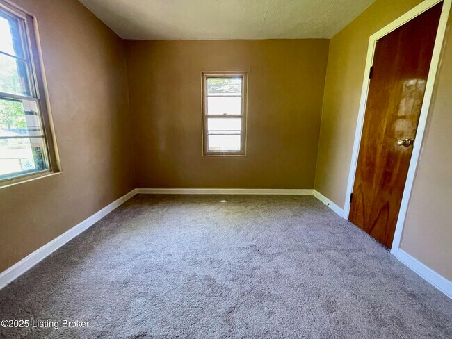 Photo - 1576 Old Ford Rd