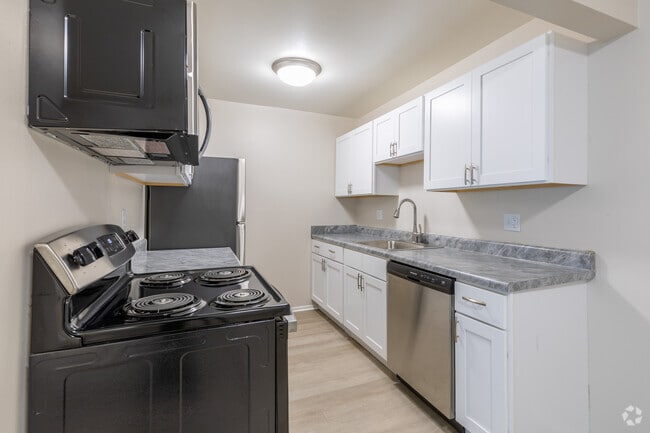 1BR, 1BA - 820SF, Kitchen - Hidden Valley