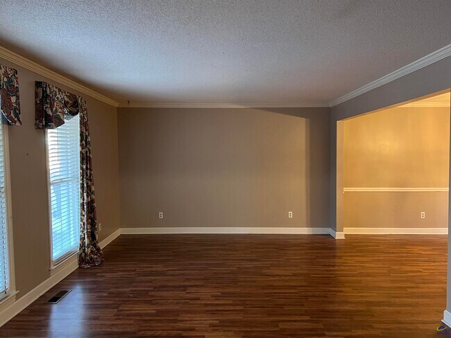 Photo - 115 Wedgewood Ct