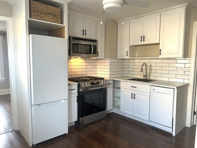 Building Photo - 100 Temple St Unit #2 Rental