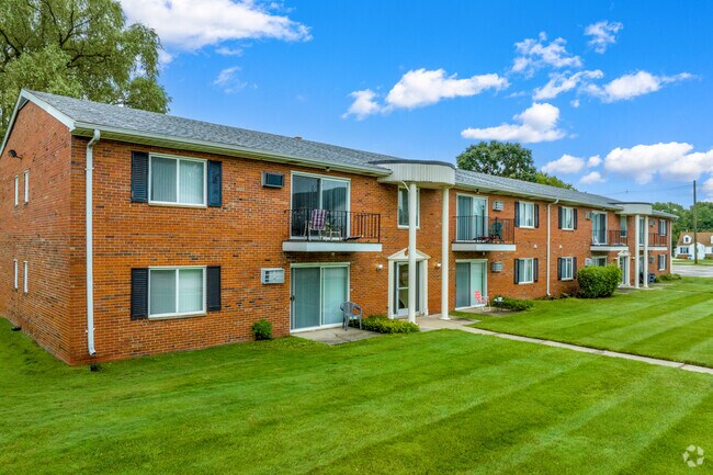 Franklin Square Apartments
