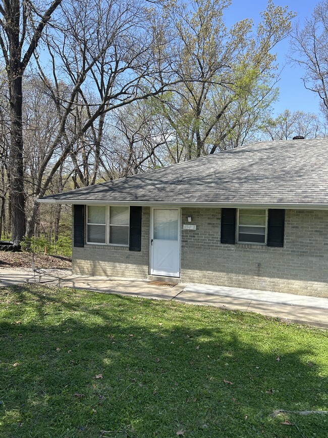 Photo - 454 Hutton Ln