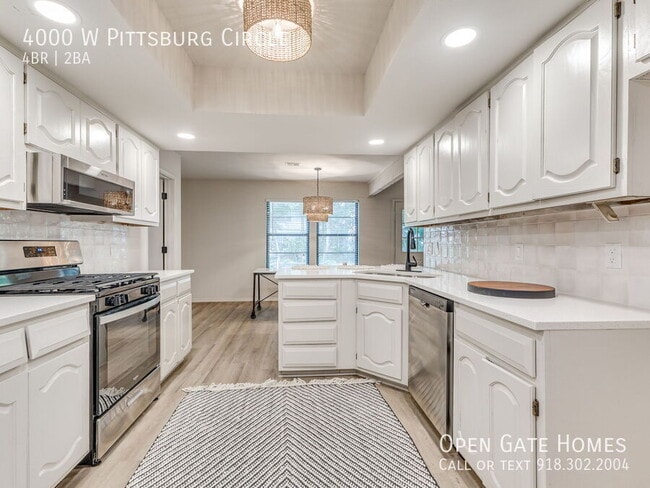 Building Photo - 4000 W Pittsburg Cir Rental