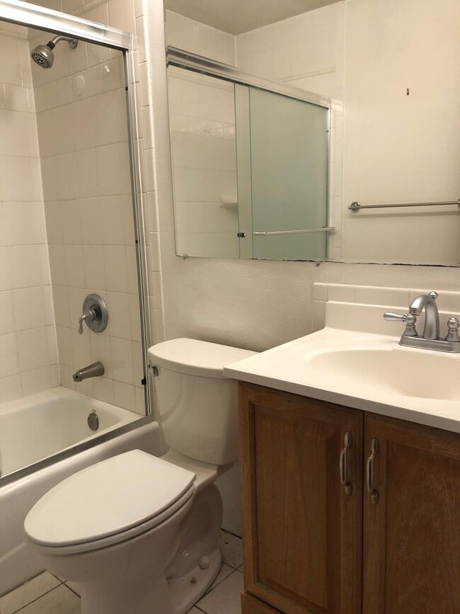 Photo - One Bedroom Condo for Rent Near CU Unidad P222