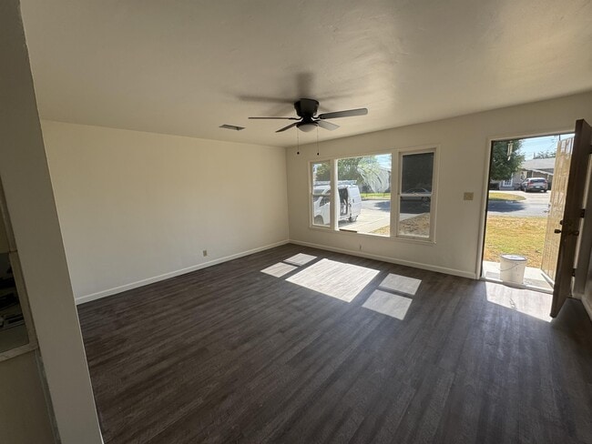 Photo - 450 S Santa Clara St